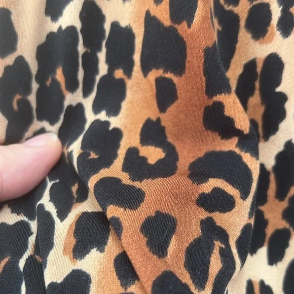 EUC Pinup Couture Malia Leopard top - Picture 4 of 6